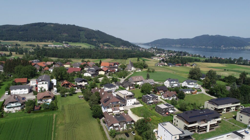 Mehrparteienhaus in Golfplatznähe – Abtsdorf/Attersee - Bild 1