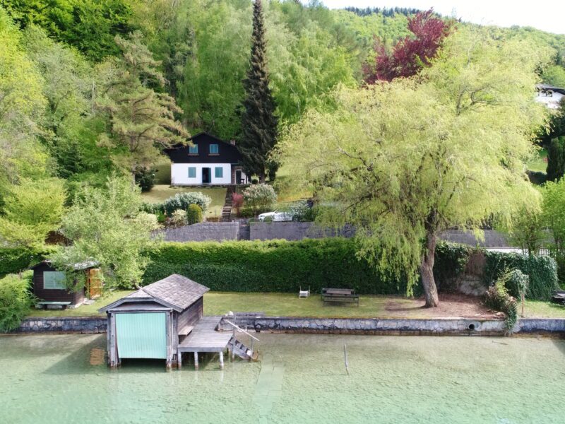 Altbestand mit Badeplatz – Weyregg/Attersee