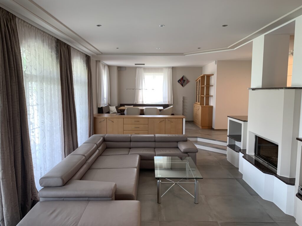 Wohnhaus mit Traunsteinblick – Neukirchen bei Altmünster - Bild 1