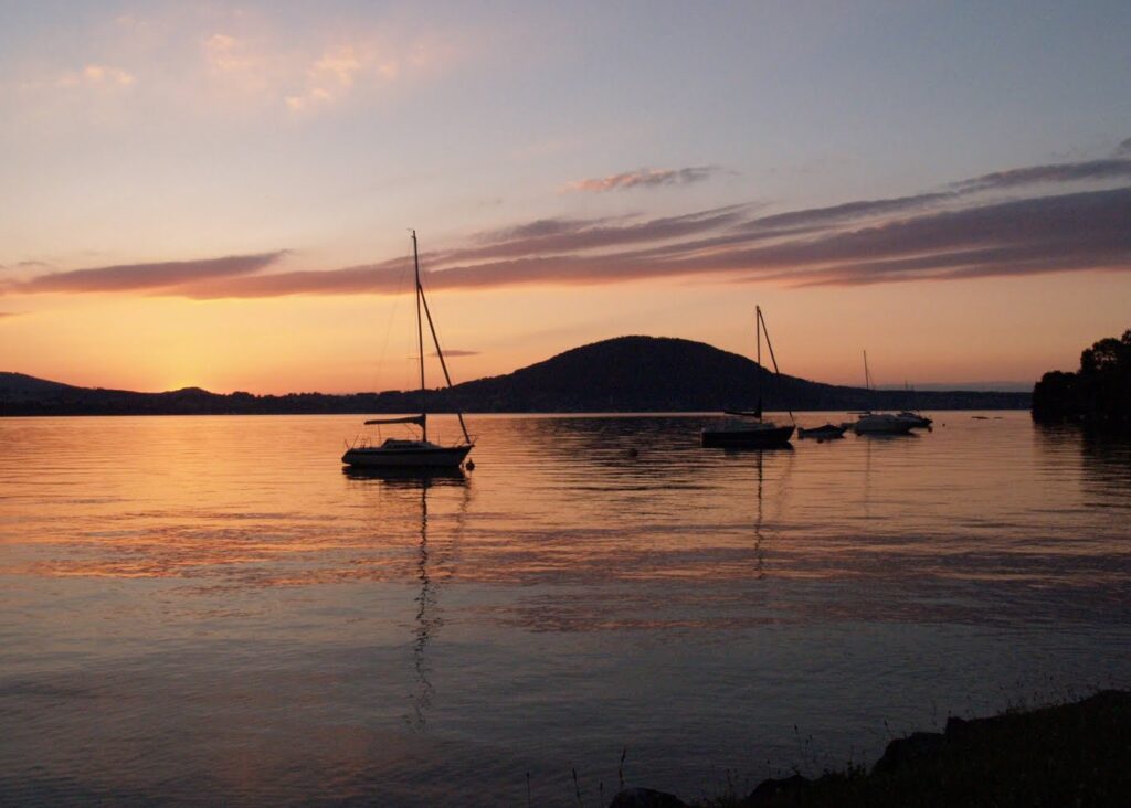 Baugrundstück in Aussichtslage – Attersee Ostufer - Bild 1
