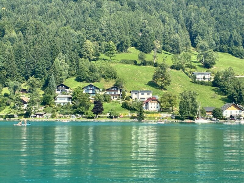 Zweitwohnsitz in Aussichtslage – Weyregg am Attersee