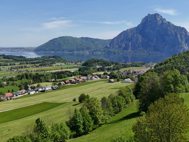 Baugrundstück hoch über dem Traunsee
